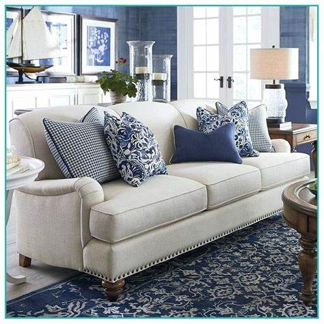 Bassett Furniture Large traditional sofa with pillows near each arm